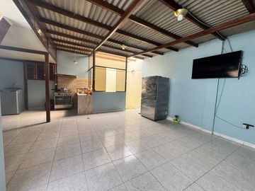 ¡GRAN OPORTUNIDAD! CASA DE 3 PISOS EN INDEPENDENCIA – UBICACIÓN ESTRATÉGICA