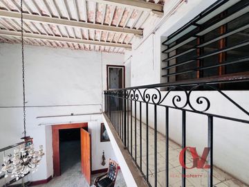 CASA COLONIAL PARA SER RESTAURADA EN CALLE PREMIUM EN EL CENTRO DE MERIDA