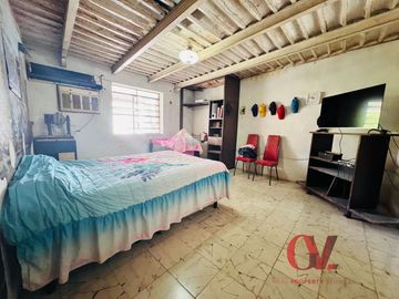 CASA COLONIAL PARA SER RESTAURADA EN CALLE PREMIUM EN EL CENTRO DE MERIDA