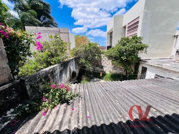CASA COLONIAL PARA SER RESTAURADA EN CALLE PREMIUM EN EL CENTRO DE MERIDA