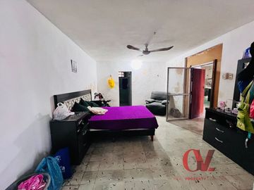 CASA COLONIAL PARA SER RESTAURADA EN CALLE PREMIUM EN EL CENTRO DE MERIDA