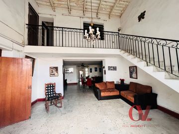 CASA COLONIAL PARA SER RESTAURADA EN CALLE PREMIUM EN EL CENTRO DE MERIDA