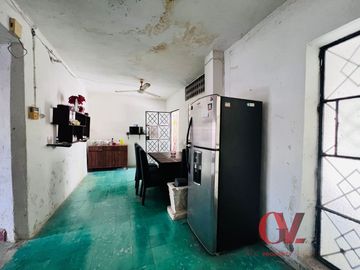 CASA COLONIAL PARA SER RESTAURADA EN CALLE PREMIUM EN EL CENTRO DE MERIDA