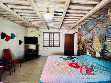 CASA COLONIAL PARA SER RESTAURADA EN CALLE PREMIUM EN EL CENTRO DE MERIDA