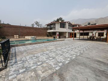 Venta de Residencia p Restaurante Y Hospedaje en Chaclacayo