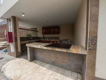 Venta de Residencia p Restaurante Y Hospedaje en Chaclacayo