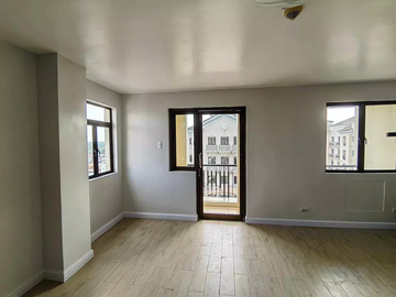 3BR Condo 123,50 sqm in Pinecrest Residential Resort in Newport City Pasay, Semi Furnished