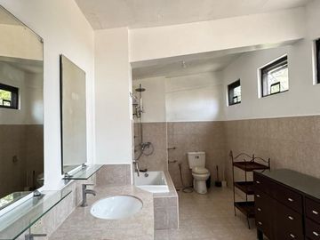 5 Bedrooms Country Home with Breathtaking Views Inside Gated Community