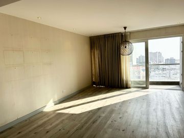 Dúplex de Autor con Terraza, Vista al Mar y Acabados de Lujo en Miraflores