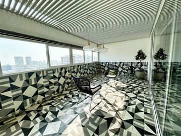 Dúplex de Autor con Terraza, Vista al Mar y Acabados de Lujo en Miraflores