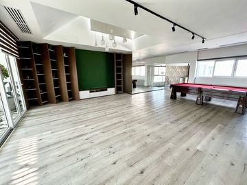 Dúplex de Autor con Terraza, Vista al Mar y Acabados de Lujo en Miraflores