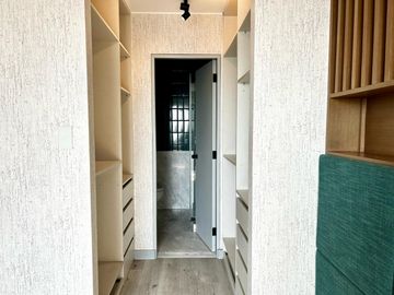 Dúplex de Autor con Terraza, Vista al Mar y Acabados de Lujo en Miraflores