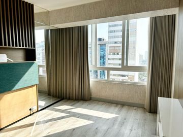 Dúplex de Autor con Terraza, Vista al Mar y Acabados de Lujo en Miraflores