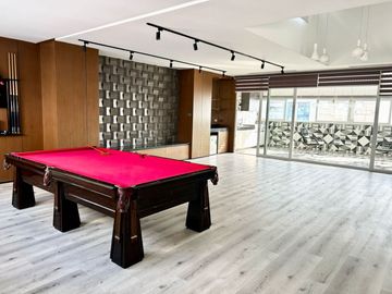 Dúplex de Autor con Terraza, Vista al Mar y Acabados de Lujo en Miraflores
