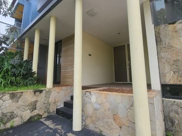 Rumah Siap huni Dalam Cluster Kebayoran Bintaro 15391-SC 0811189----