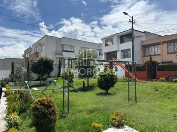 OPORTUNIDAD!! Vendo $80.000 Casa 4 Dormitorios, 1Parq, Sector Los Laureles