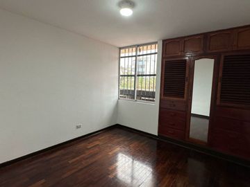 CASA DE DOS PLANTAS, SAN BORJA