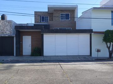 CASA EN VENTA EN CIRCUITO PINTORES COL.CIUDAD SATELITE (R)