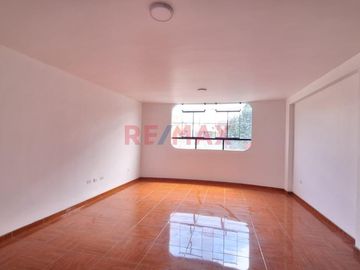 Vendo Departamento 2Do Piso En Calle Huascar Con Av. Los Incas Ao 50.70