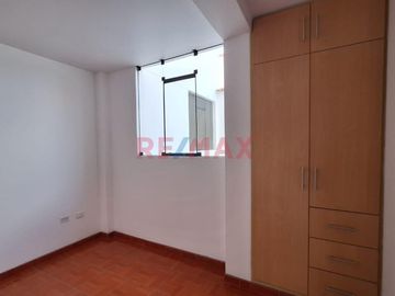 Vendo Departamento 2Do Piso En Calle Huascar Con Av. Los Incas Ao 50.70
