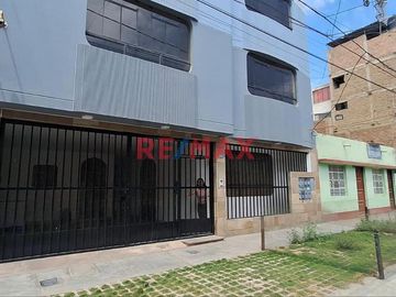 Vendo Departamento 2Do Piso En Calle Huascar Con Av. Los Incas Ao 50.70