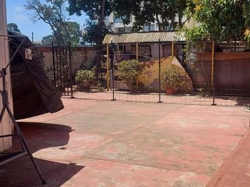 Se Vende casa con uso comercial , 2 casas con entrada independiente y local comercial UF 10.500