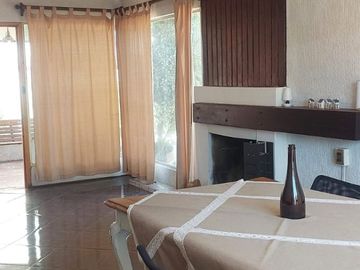 Se Vende casa con uso comercial , 2 casas con entrada independiente y local comercial UF 10.500
