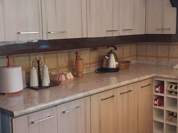 Se Vende casa con uso comercial , 2 casas con entrada independiente y local comercial UF 10.500