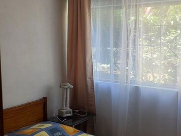 Se Vende casa con uso comercial , 2 casas con entrada independiente y local comercial UF 10.500