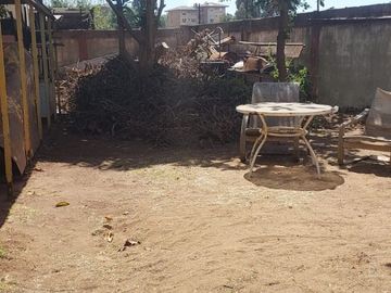 Se Vende casa con uso comercial , 2 casas con entrada independiente y local comercial UF 10.500