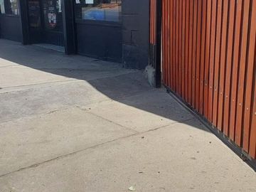 Se Vende casa con uso comercial , 2 casas con entrada independiente y local comercial UF 10.500