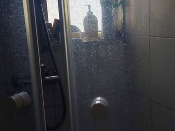Se Vende casa con uso comercial , 2 casas con entrada independiente y local comercial UF 10.500