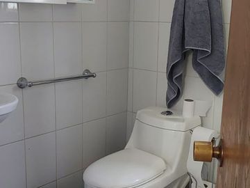 Se Vende casa con uso comercial , 2 casas con entrada independiente y local comercial UF 10.500
