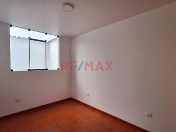 Edificio En Venta Calle Huascar Con Av. Los Incas 681.87 M2