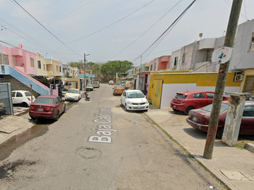 CASA DE RECUPERACIÓN BANCARIA EN CALLE BAJA CALIFORNIA, COL. OASIS, VERACRUZ, VERACRUZ. ¡NO SE ACEPTAN CRÉDITOS!