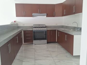 CASA EN VENTA EN RESIDENCIAL ARBOLADA, CANCUN