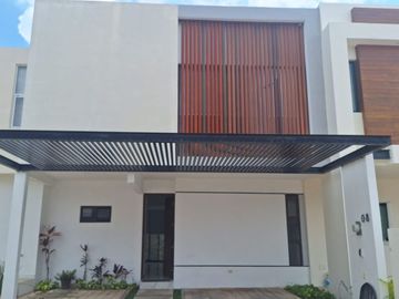 CASA EN VENTA EN RESIDENCIAL ARBOLADA, CANCUN
