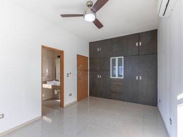 Casa en Venta Cumbres Elite