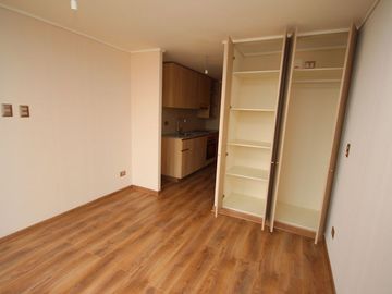 Se Vende Home Studio en Av. Vicuña Mackenna - La Florida