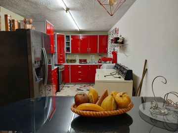 Un nuevo Hogar te espera en San Pedro Mártir. Casa con amplios espacios.
