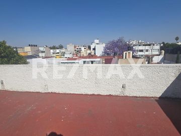 Casa en venta con ubicación privilegiada en Letrán Valle, a pasos del Metro Eugenia
