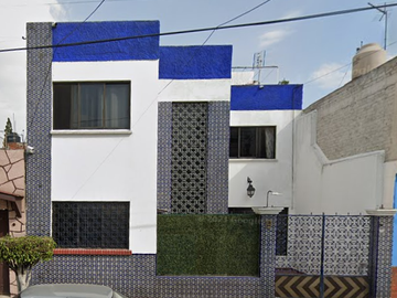 Casa en Venta. Estrella, Gustavo A. Madero. Remate Hipotecario.