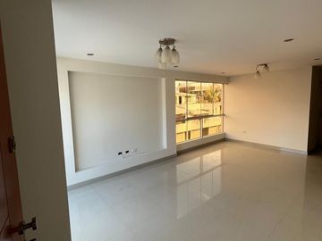 Alquiler de moderno departamento en Santa Victoria – 120 m² – 3er piso