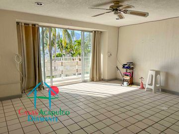 Departamento en Planta Baja en Acapulco Dorado: Comodidad, Terraza y Ubicación Privilegiada