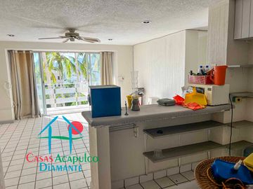Departamento en Planta Baja en Acapulco Dorado: Comodidad, Terraza y Ubicación Privilegiada