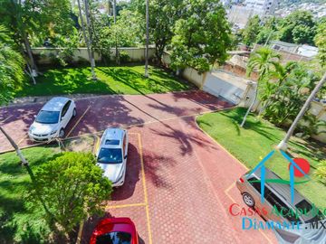 Departamento en Planta Baja en Acapulco Dorado: Comodidad, Terraza y Ubicación Privilegiada