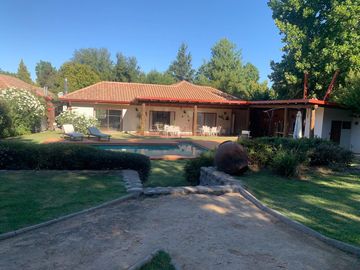 Se vende linda casa en sector oriente de Talca