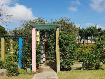 Pre-owned house with big garden in Ponderosa Leisure Farms Brgy.  Ulat, Silang Cavite