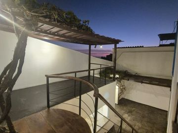 Venta de Casona en Barranco cerca al Puente los Suspiros ideal para Inversionista