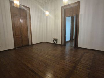 Venta de Casona en Barranco cerca al Puente los Suspiros ideal para Inversionista